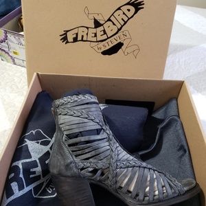 Freebird Bela Sandal